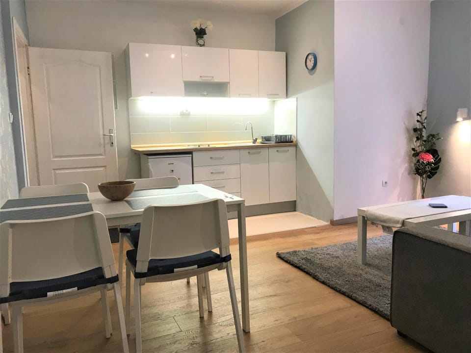 Kitchen or kitchenette, Living room, Dining area