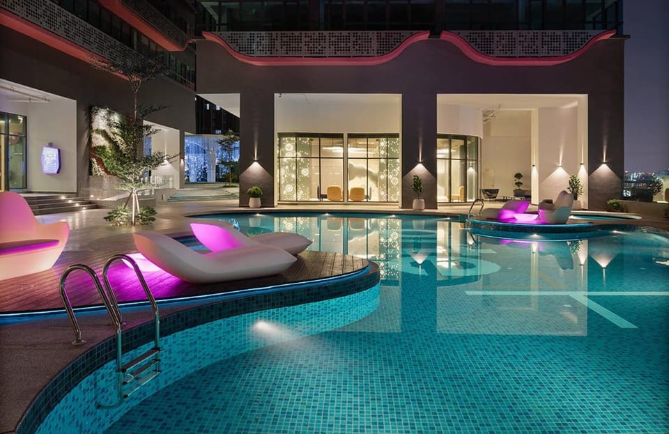 Swimming pool