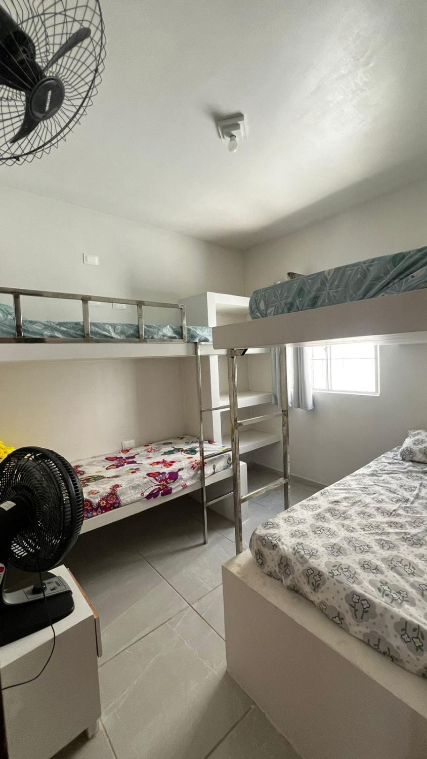 Bedroom, bunk bed