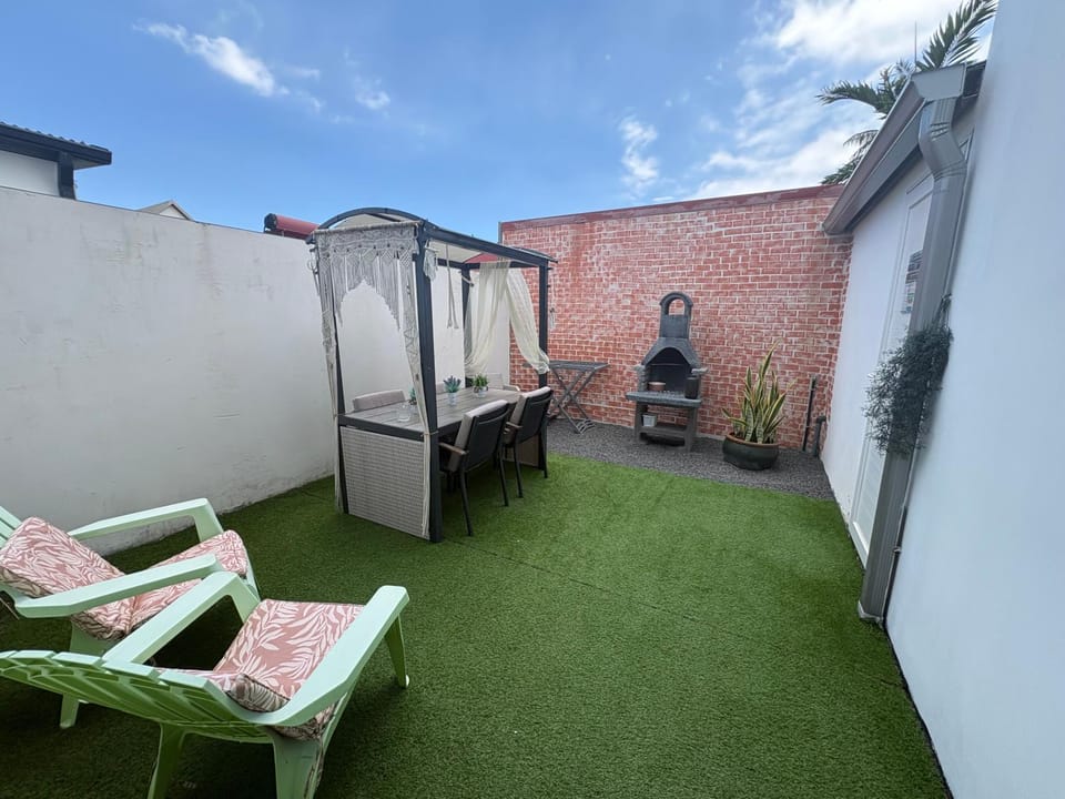 BBQ facilities, Dining area
