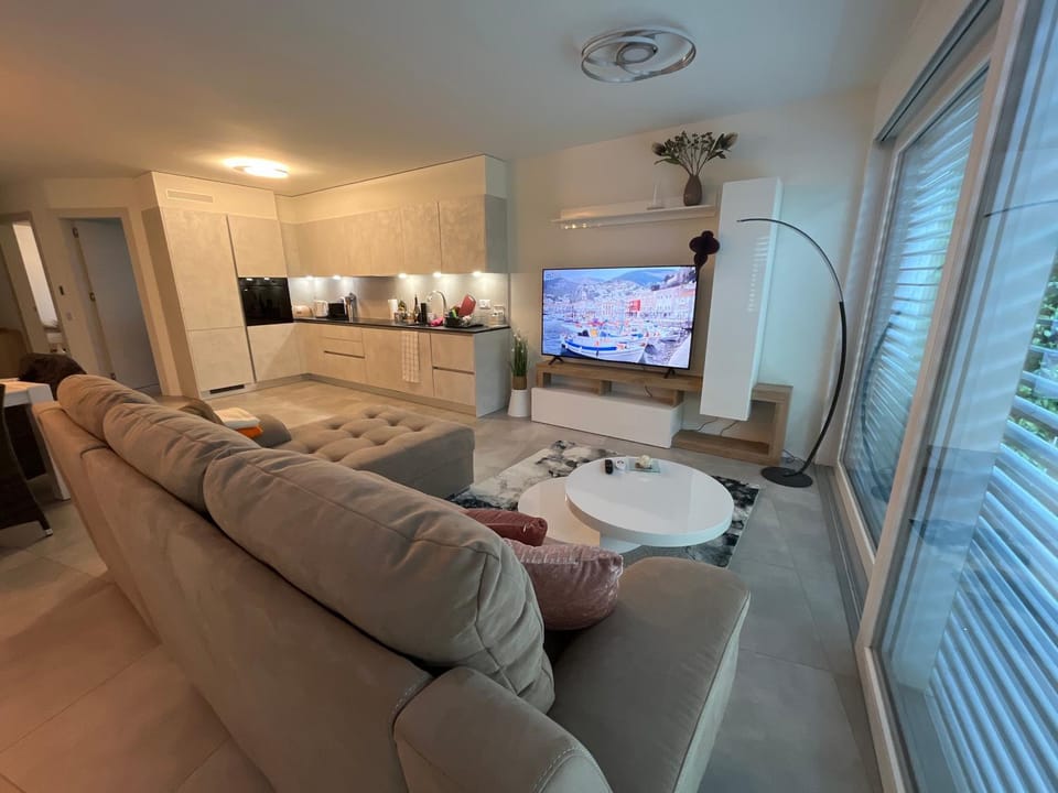 TV and multimedia, Living room