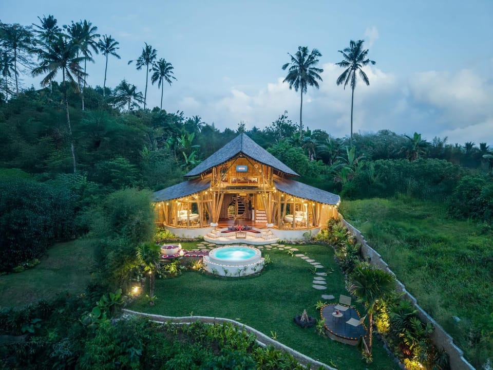 Property building, Natural landscape, Garden view