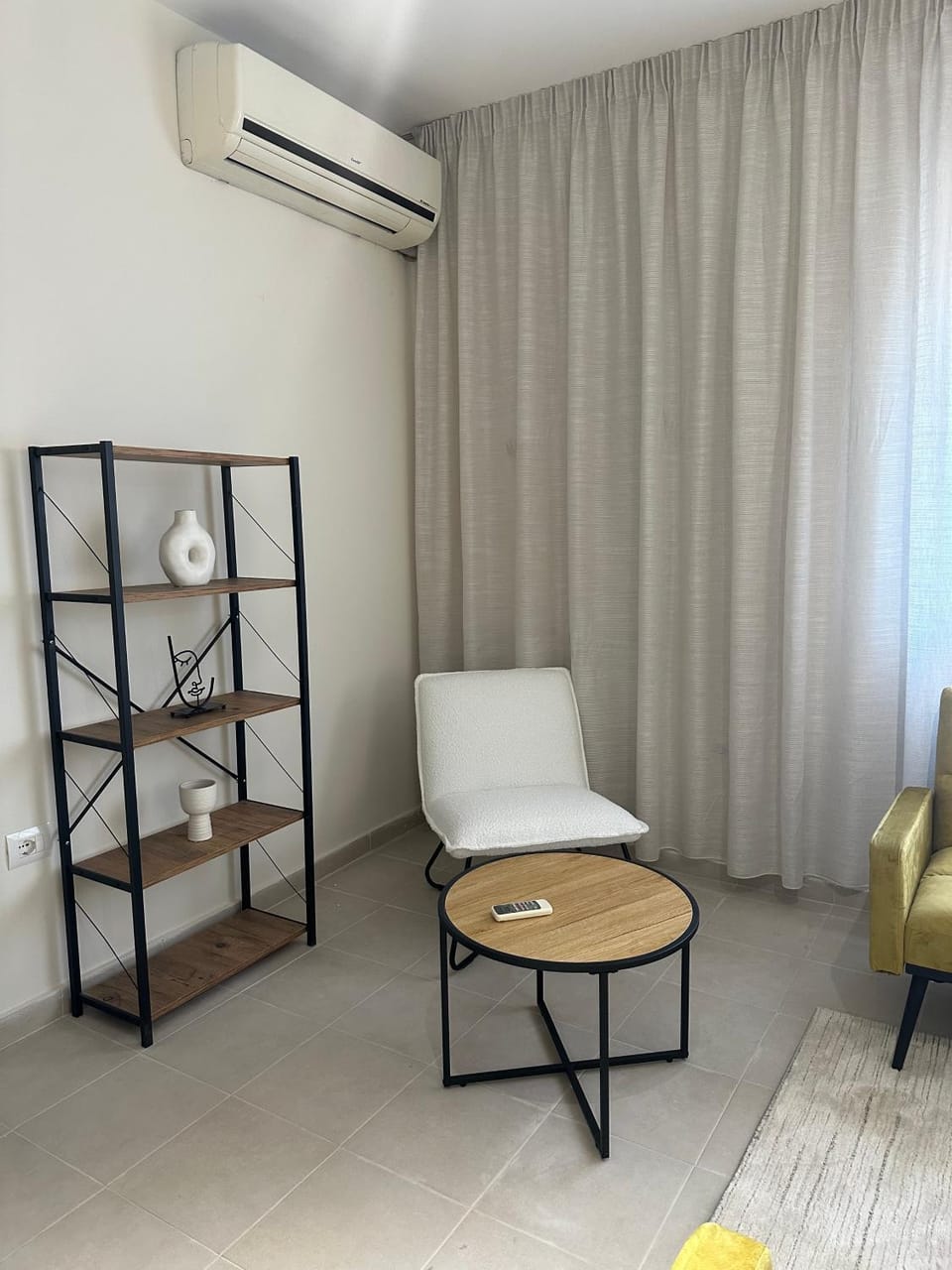 Living room, Seating area, air conditioner
