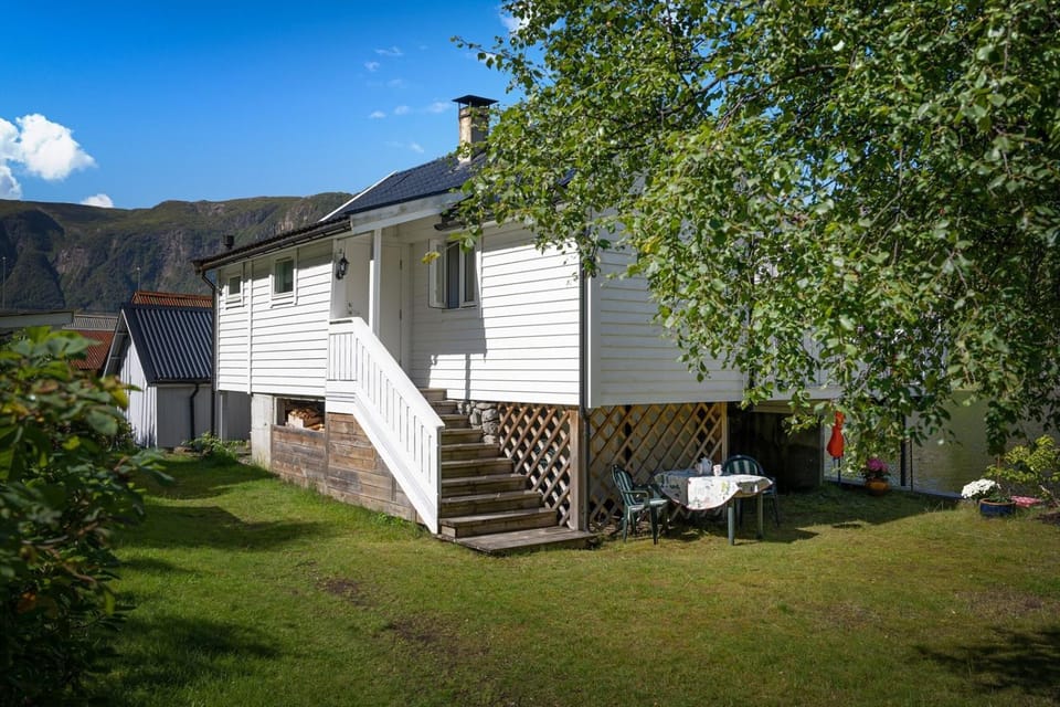 Sjötun Fjord Cabin, with boat Cabin in Vestland