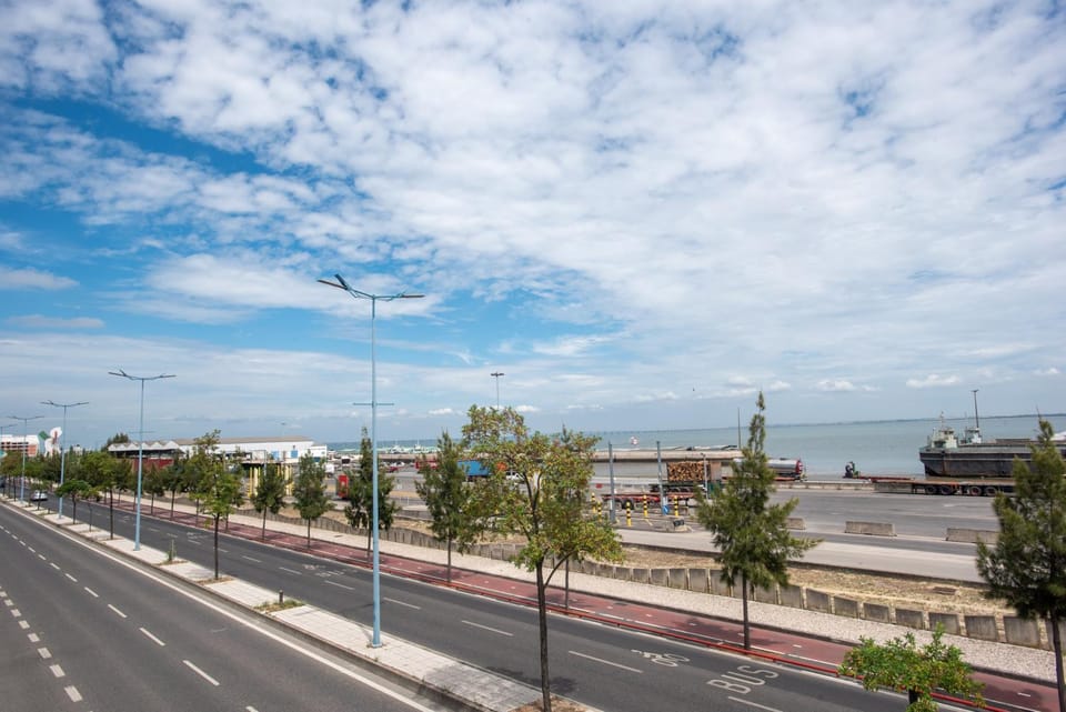 Ulisseia Riverside - Large Groups and Events Apartment in Lisbon