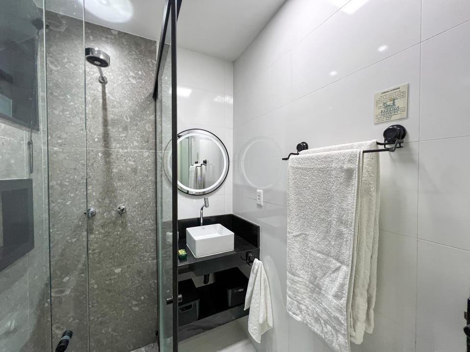 Shower, Bathroom, towels