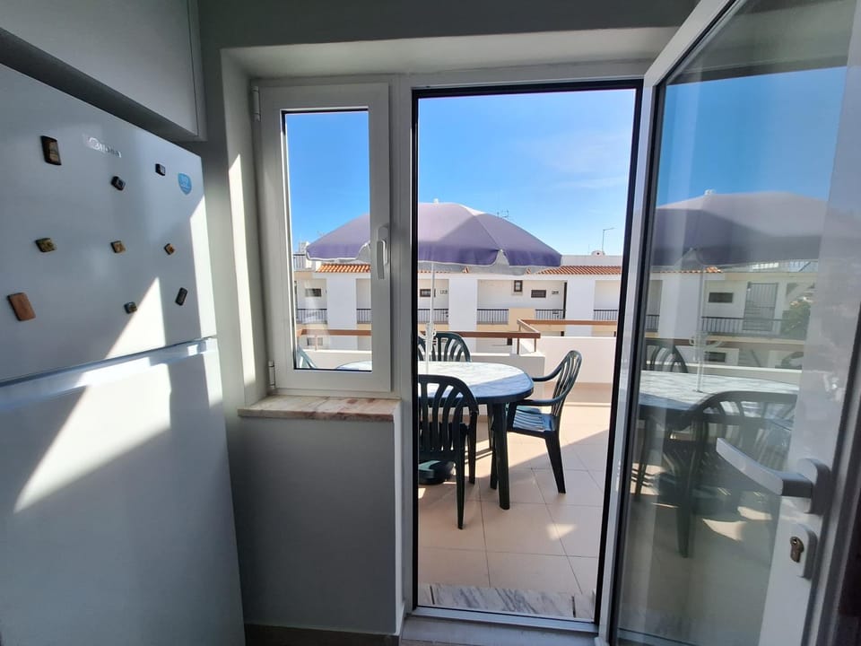 View (from property/room), Balcony/Terrace, Dining area