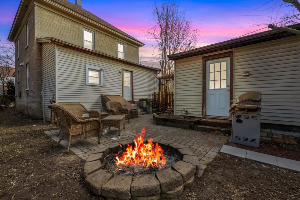 Property building, Garden, Seating area, Sunrise, Sunset