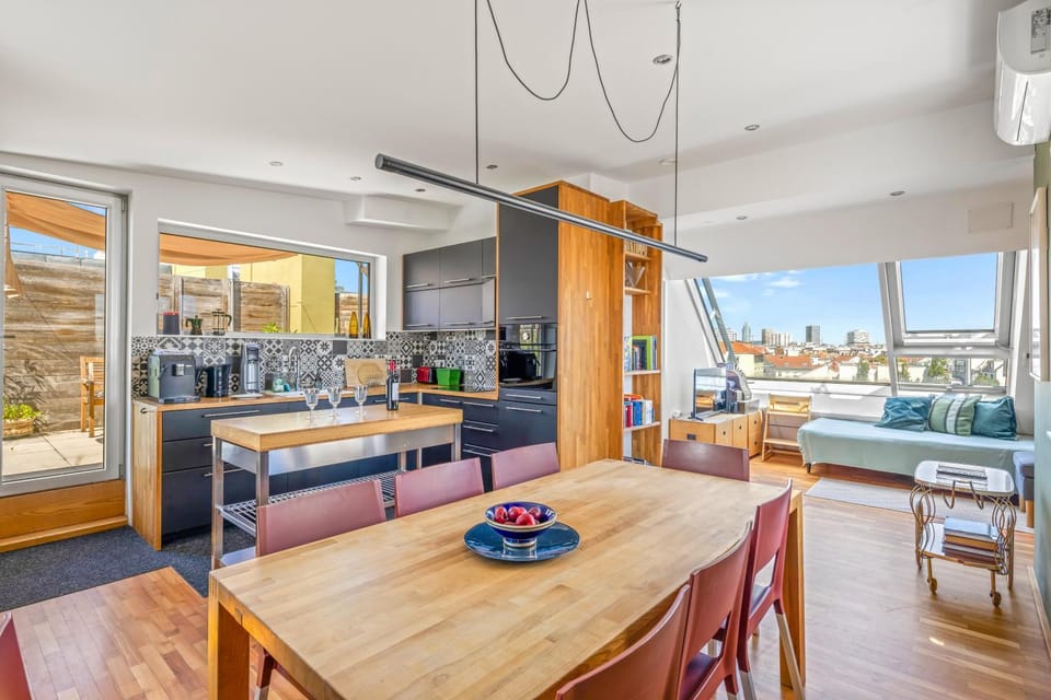 Living room, Dining area, kitchen