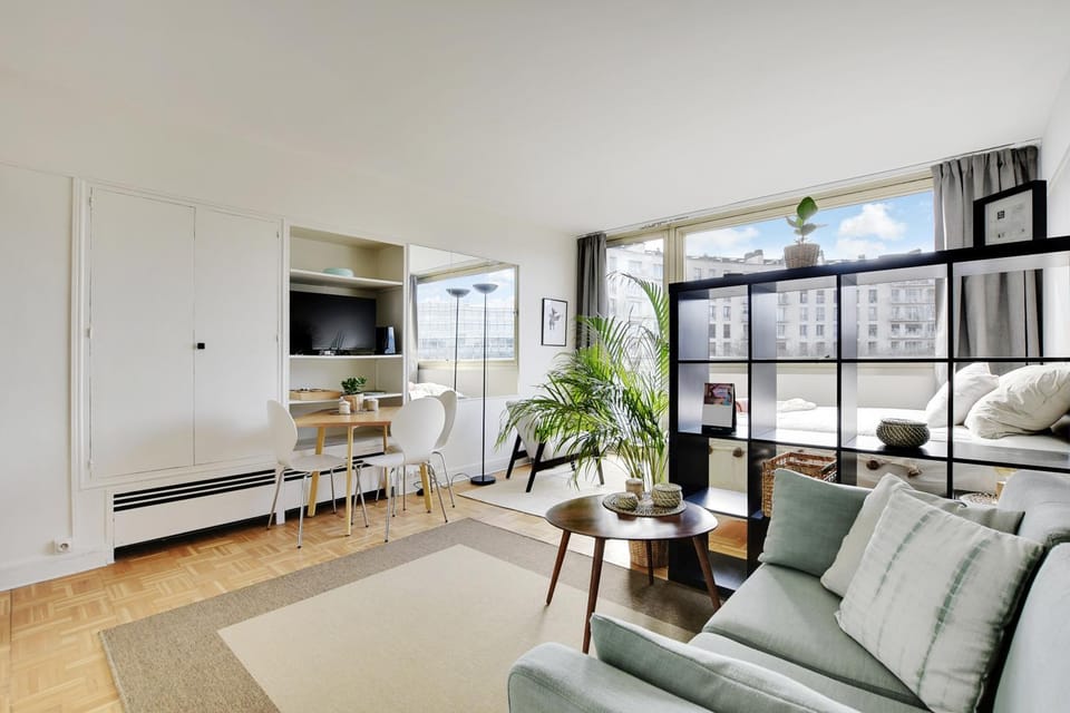 CHAMPS ELYSEES - ARC DE TRIOMPHE Apartment in Paris