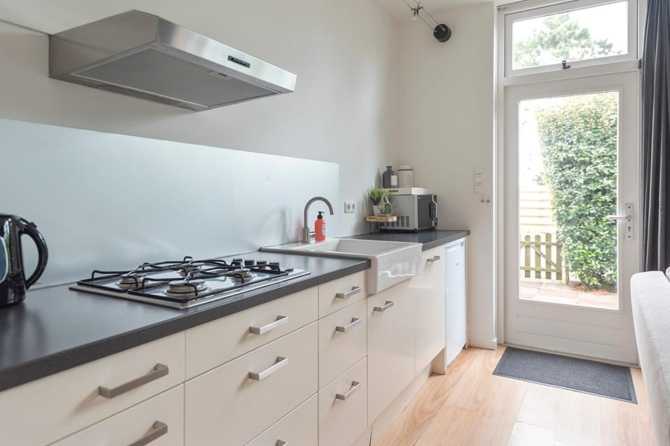 't Schelpje with free parking Apartment in Zandvoort