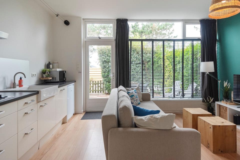 't Schelpje with free parking Apartment in Zandvoort