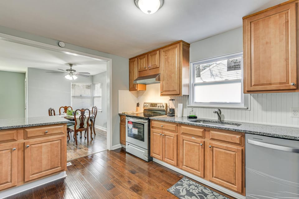 Updated Charlotte Home w/ Yard ~ 3 Mi to Uptown! House in Charlotte
