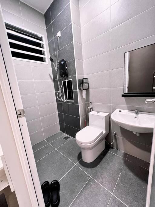Shower, Toilet, Bathroom