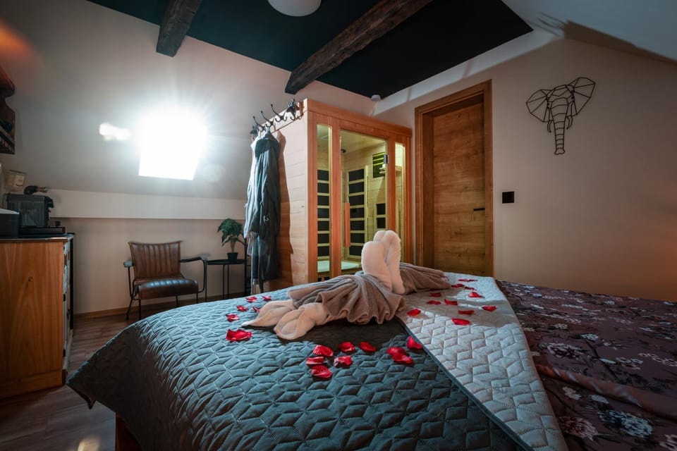 Sauna, Bedroom, towels