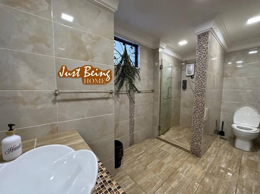 Just Being Home 10pax 3BR/3BA 4Queen/1Sofa Apartment in Federal Territory of Kuala Lumpur