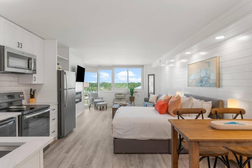 Top of the Gulf 622 - Beach Front Condo Resort House in Panama City Beach