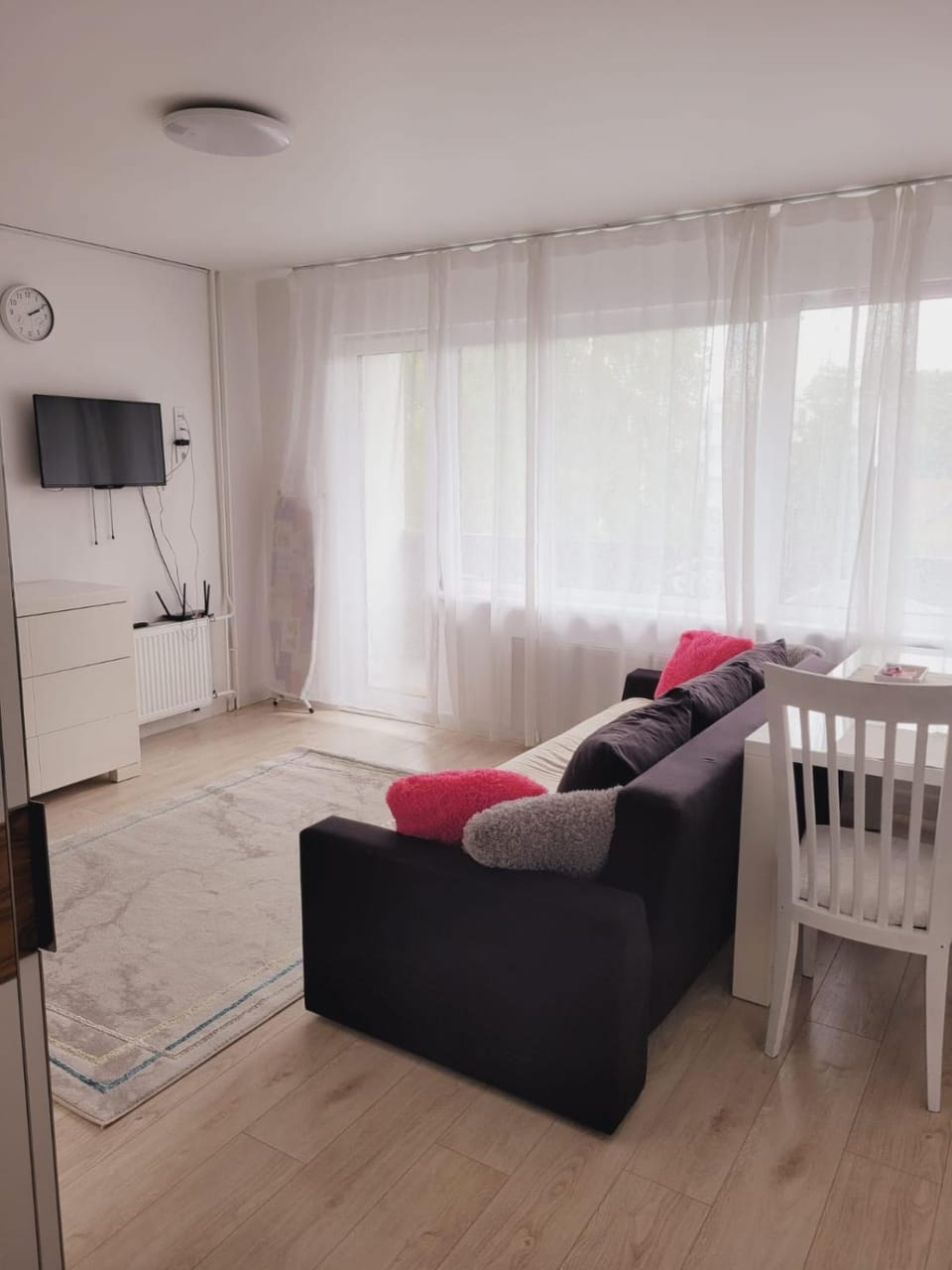 WHITE APARTMENTS free parking self check-inn Apartment in Riga
