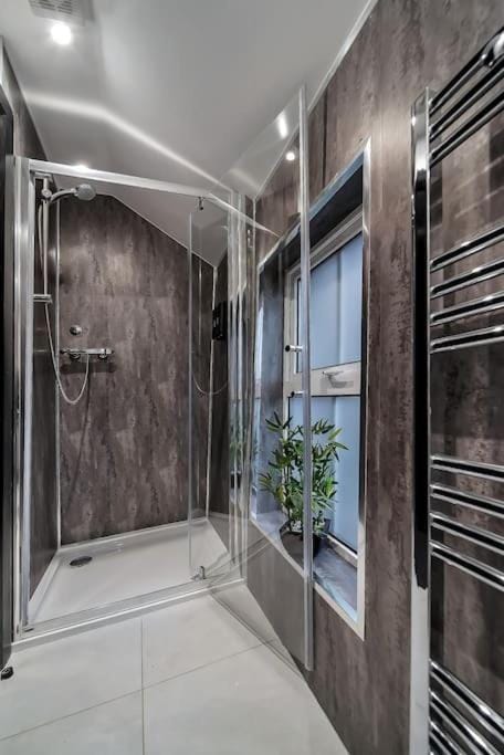 The Eden Loft, Stylish Apartment near Derry & Donegal Apartment in Northern Ireland