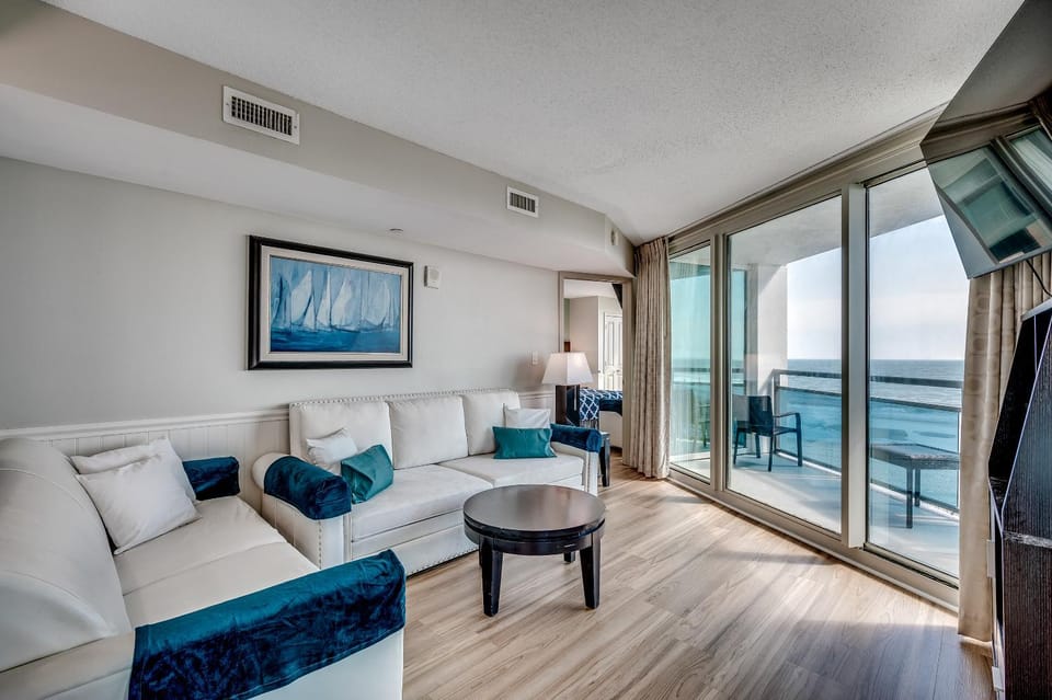 Living room, Pool view, Pool view, Sea view, Sea view