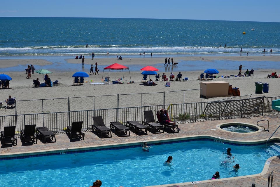 Sea view, Swimming pool, sunbed