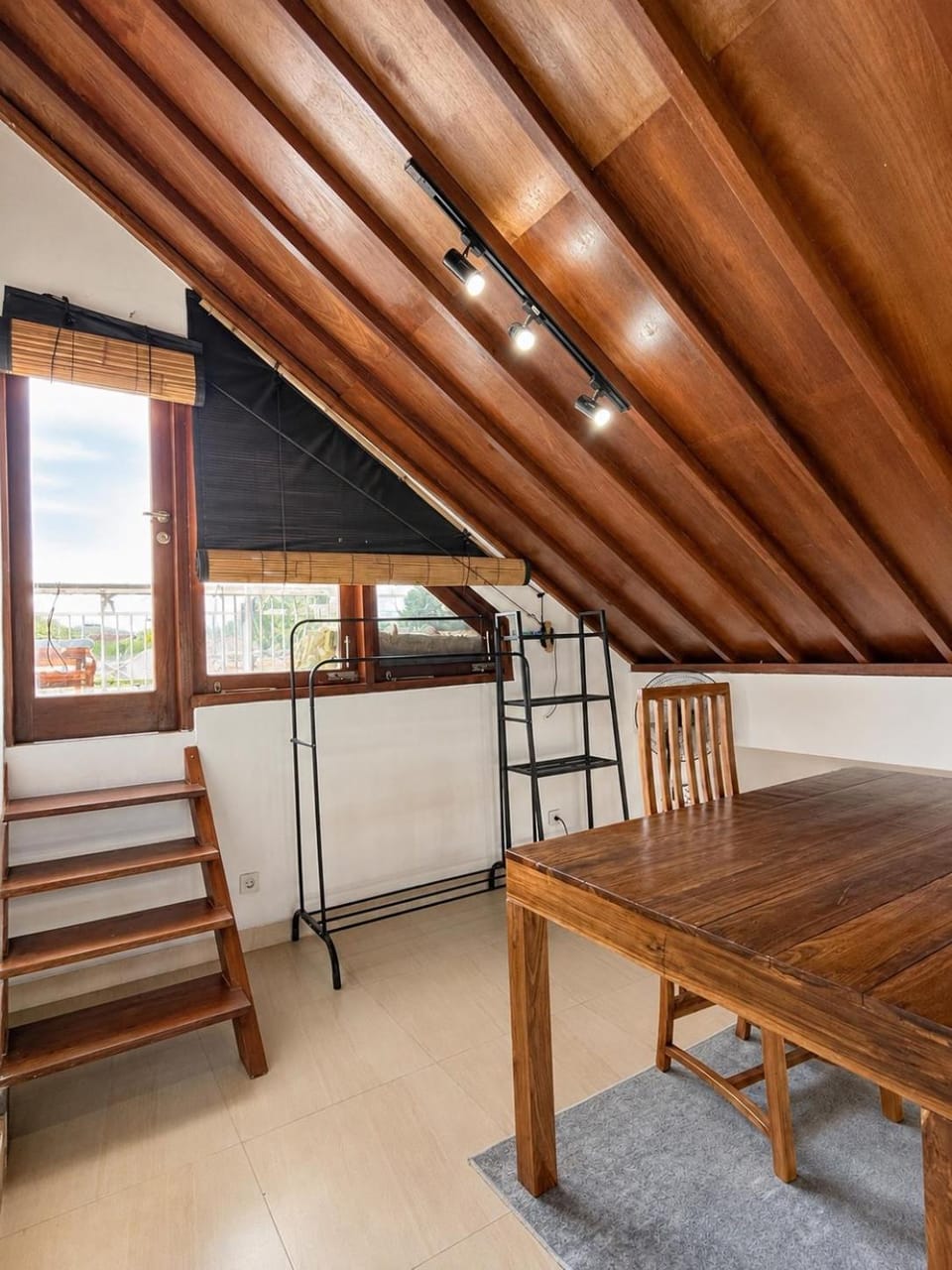 Canggu permai loft room Vacation rental in North Kuta