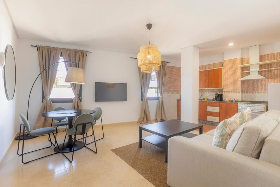 Kitchen or kitchenette, Seating area