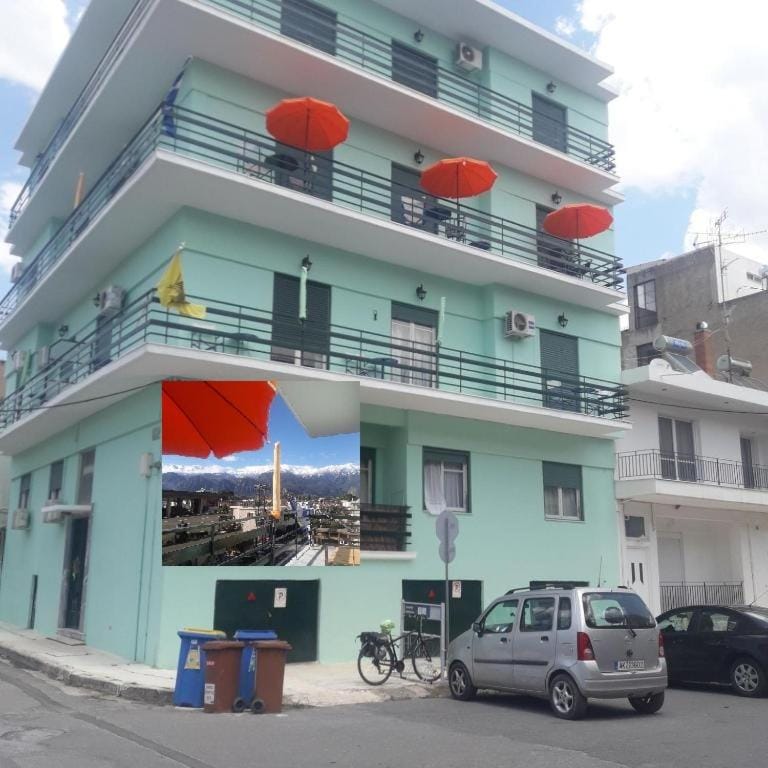 Property building, Day, Neighbourhood, Street view, Location, Parking
