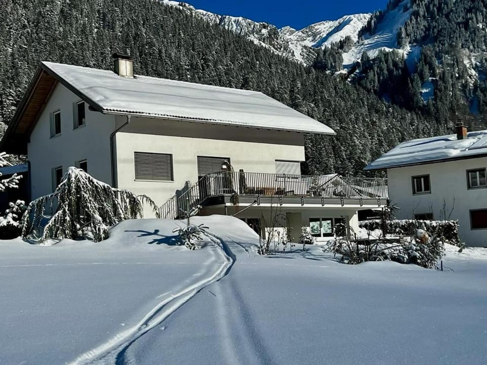 Property building, Winter