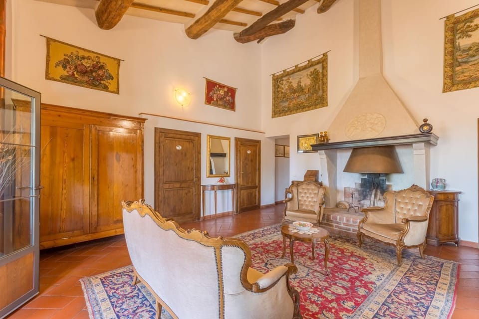 Living room, Seating area