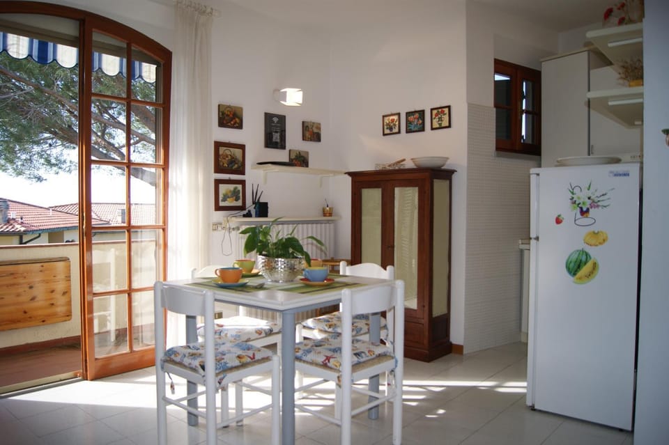 Living room, Breakfast