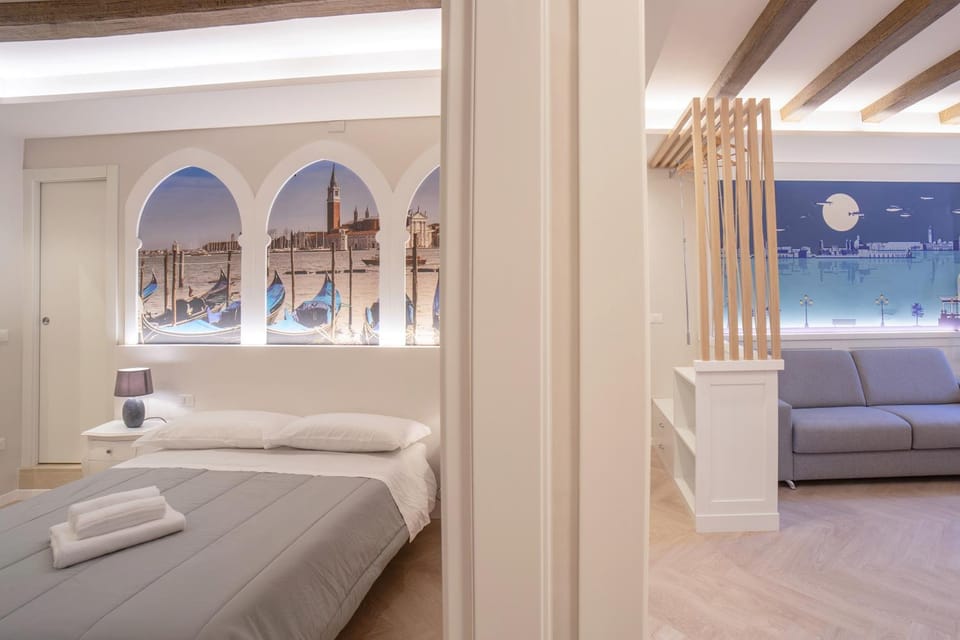 Photo of the whole room, Seating area, Bedroom