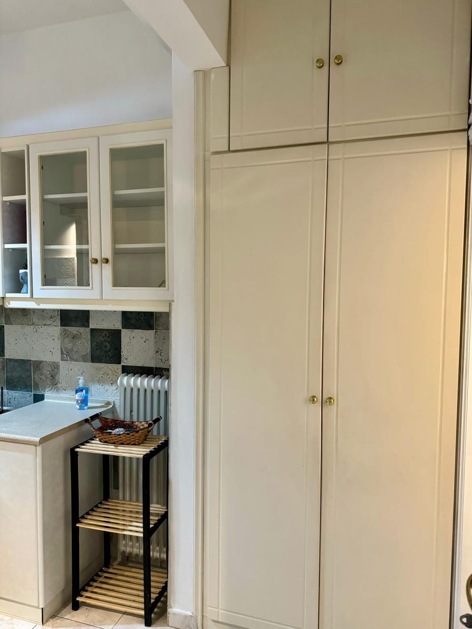 Kitchen or kitchenette, stove, wardrobe