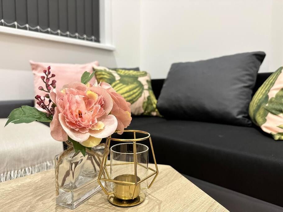 Luxury JQ 2 Bed Flat, Parking Apartment in Birmingham