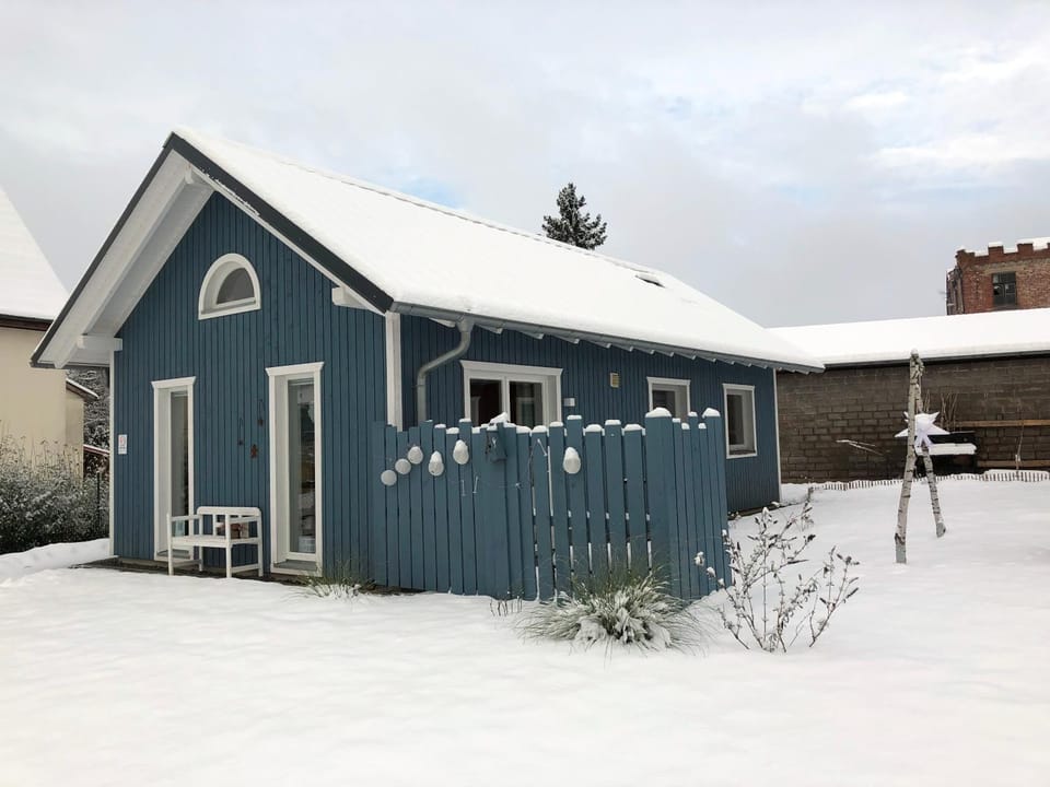 Property building, Day, Winter