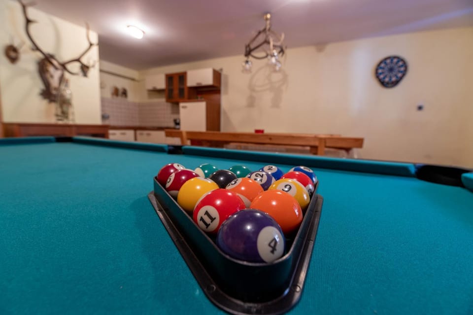 Billiard, Darts, Game Room