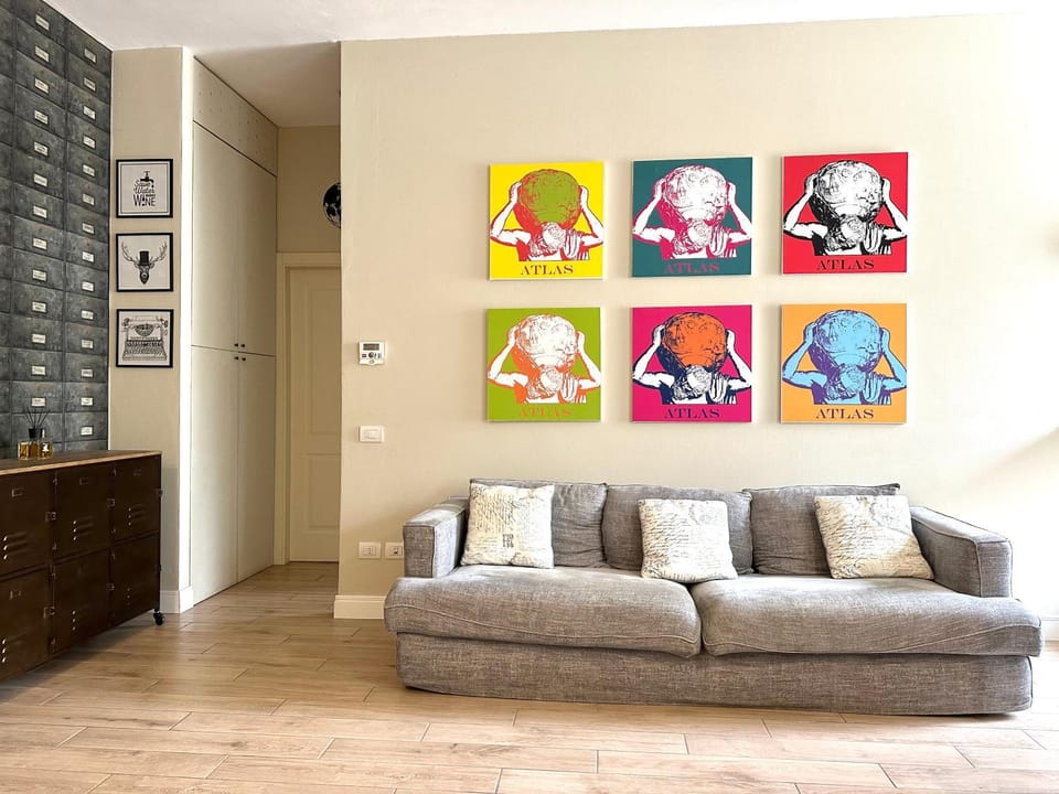 Living room, Decorative detail, Seating area