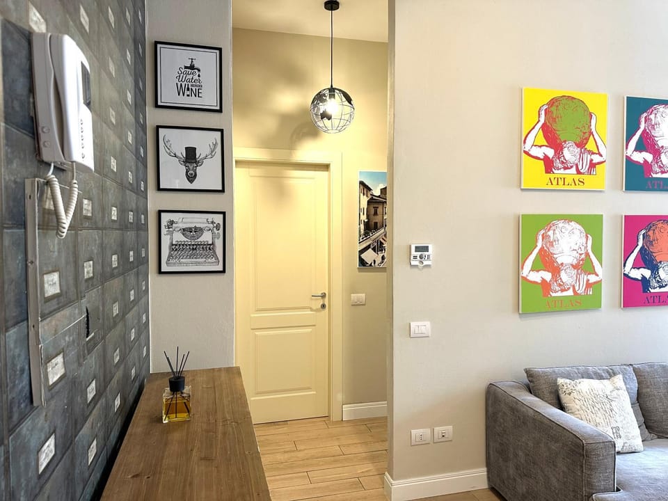 Living room, Decorative detail, Seating area