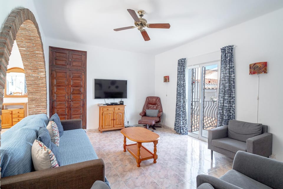 Communal lounge/ TV room, Living room