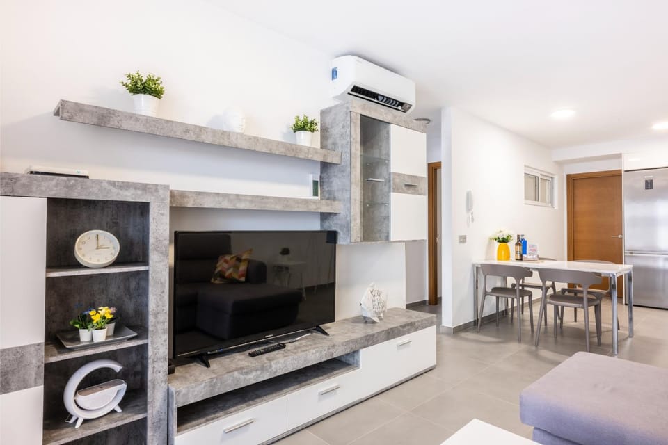 TV and multimedia, Living room, Lounge or bar, air conditioner