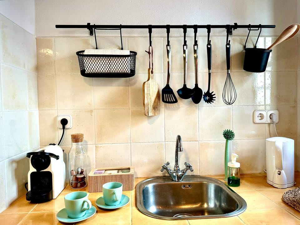 Coffee/tea facilities, Kitchen or kitchenette