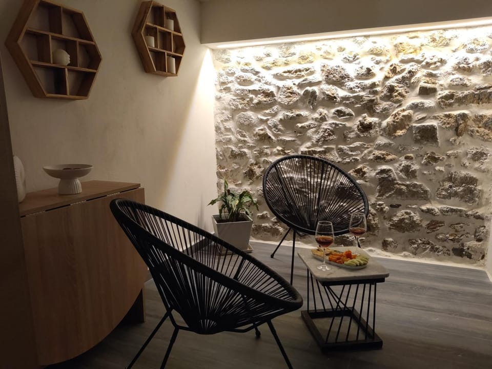 Food and drinks, Seating area