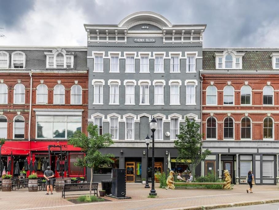 The Phenix Historic DTWN Hotel, King Bed, Room # 311 Apartment in Bangor
