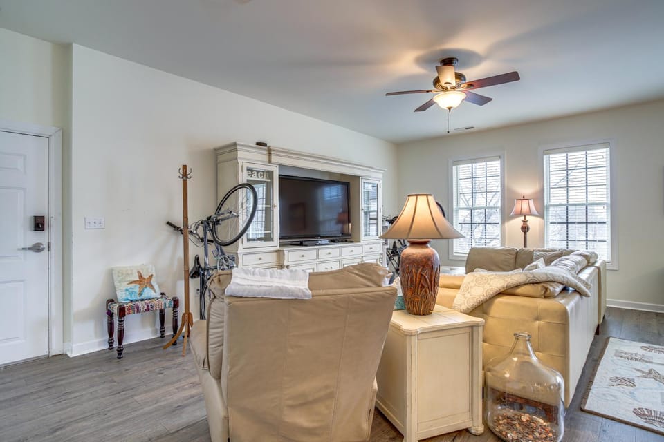 4 Mi to Beaches: Pet-Friendly Lewes Condo! House in Sussex County
