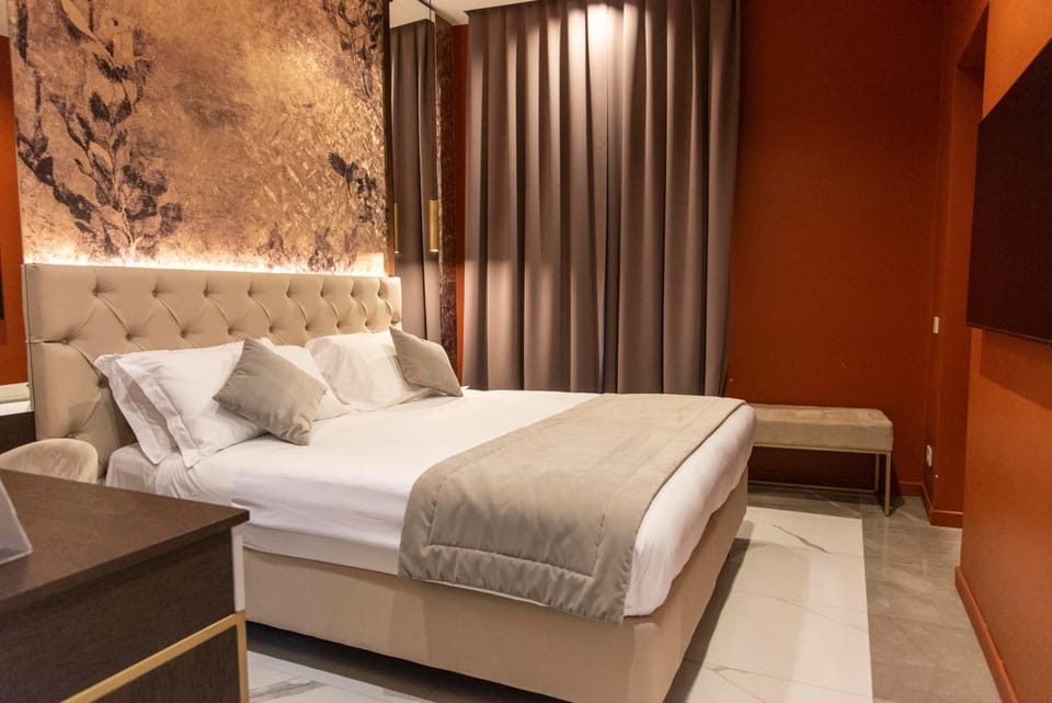 Bed, Seating area, Bedroom