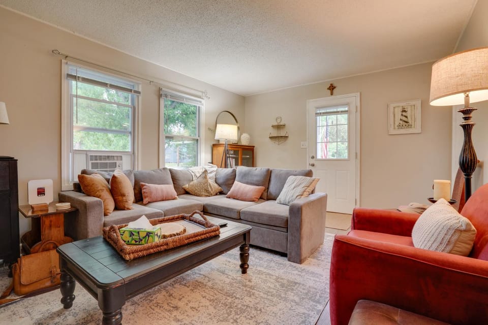 Steps to St Croix River! Charming Lakeland Home House in Lakeland