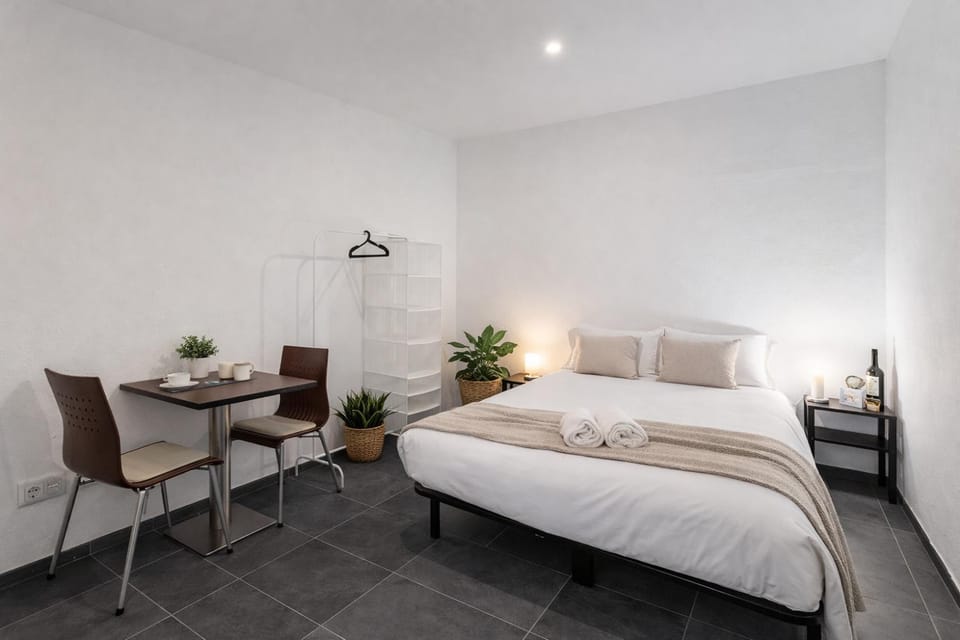 PortoNest Downtown Suites Bed and Breakfast in Porto