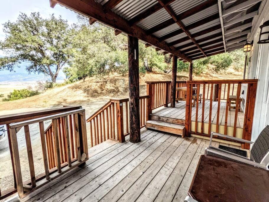 #7 Josie's Mountain Top Hideout-Cabin in the Woods Cabin in Southern California
