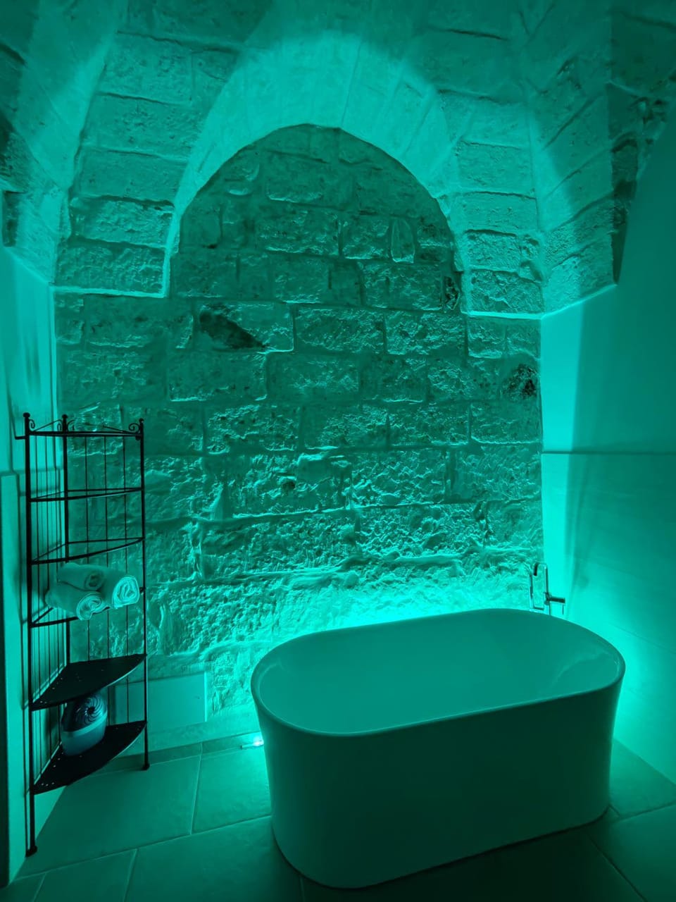 Hot Tub, Bathroom