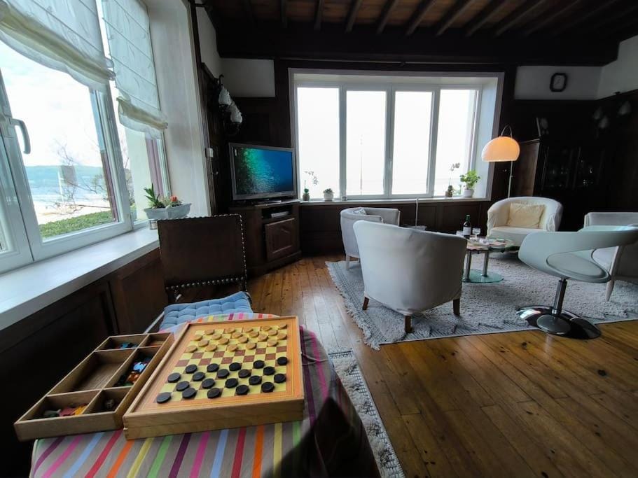 Appt Exceptionnel-Spacieux-Vue mer Hendaye plage-Garage Apartment in Hendaye